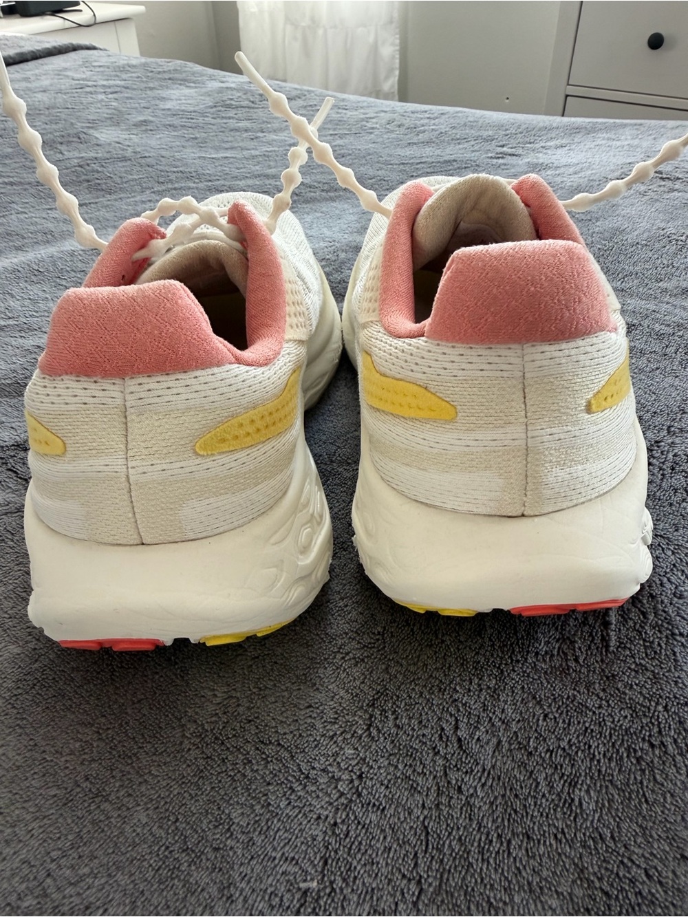 New Balance Fresh Foam X More v4 (Sea Salt with Pink/Multi/Blue) - Picture 5 of 9
